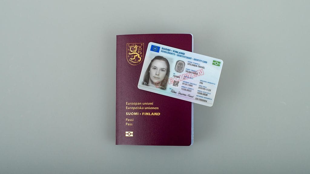 2702 POLIISI HENKILÖKORTTI