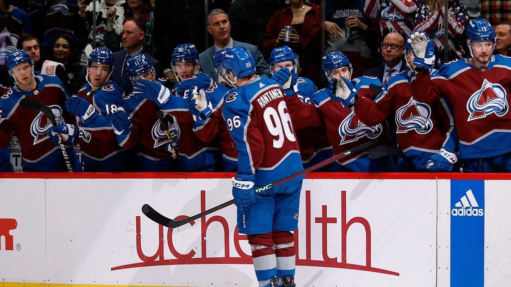 Mikko Rantanen teki kauden 40. maalinsa NHL:ssä.