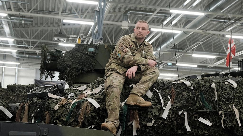 Rahat on tarkoitus käyttää puolustusbudjetin nostamiseen sotilasliitto Naton suosittelemaan kahteen prosenttiin bruttokansantuotteesta.