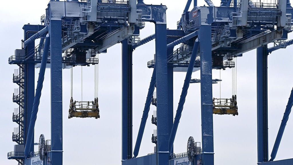 Myös Valmet Automotiven Uudenkaupungin autotehdas on joutunut pysäyttämään tuotannon viime viikon maanantaina.