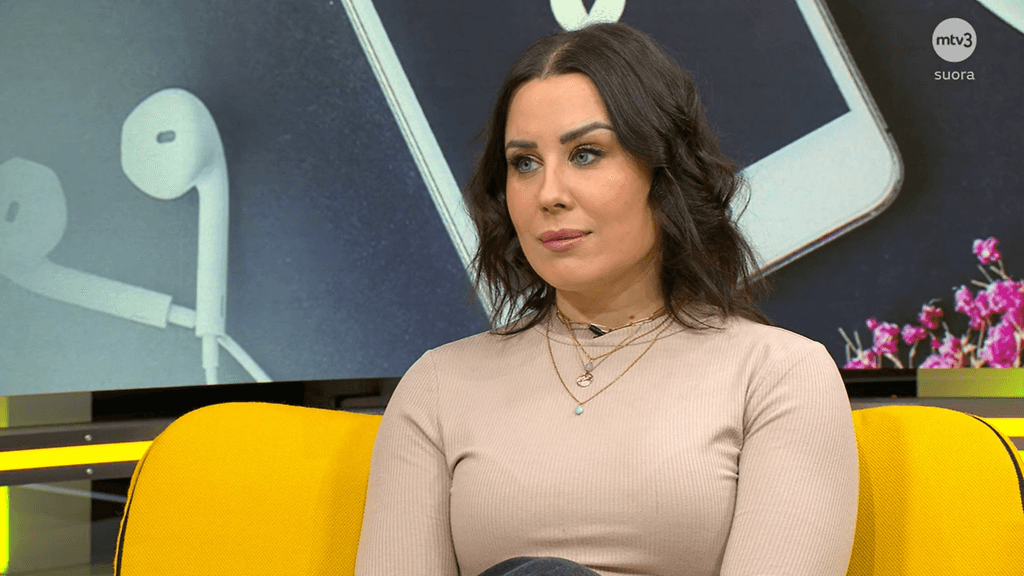 Alma Hätönen joutui luopumaan maanantaina rakkaasta Shanti-koirastaan.