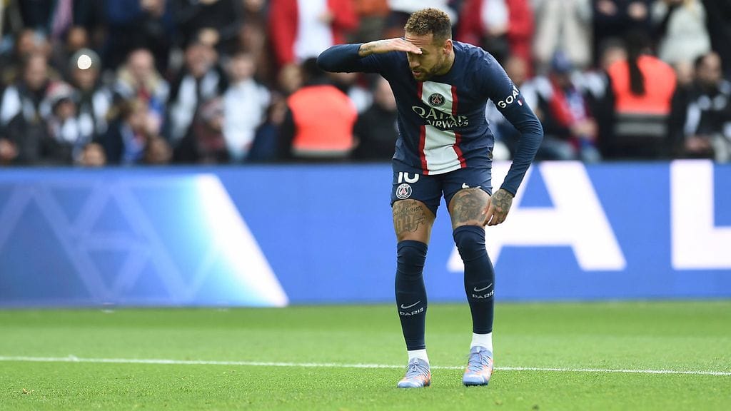 PSG-supertähti Neymar joutuu leikkauspöydälle.