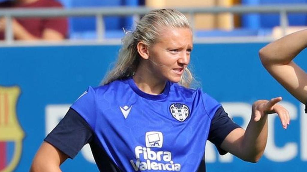 Madelen Holme purki sopimuksensa Levanten kanssa.