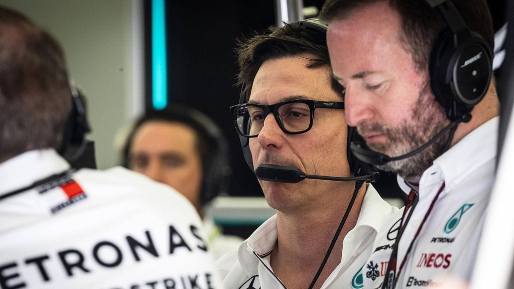 Toto Wolff on vaipua epätoivoon Mercedeksen heikon suorituskyvyn vuoksi.