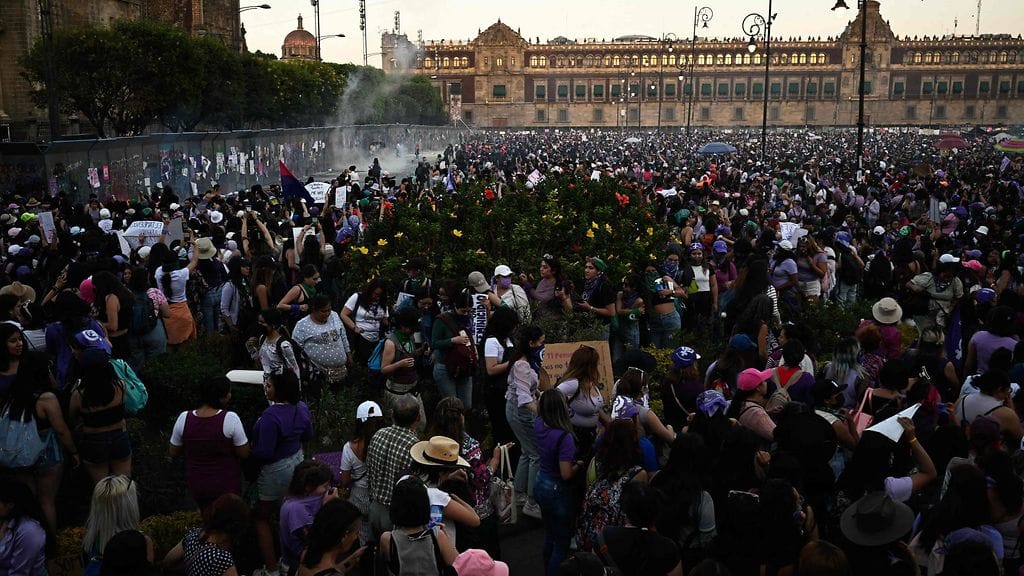 Tässä kuvassa naistenpäivän mielenosoitus Mexicossa 8. maaliskuuta.