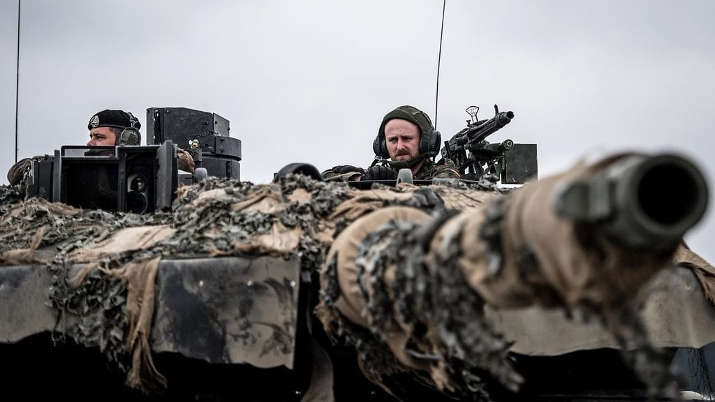 Leopard 2A6 -panssarivaunu sotaharjoituksissa Saksassa toukokuussa 2017.