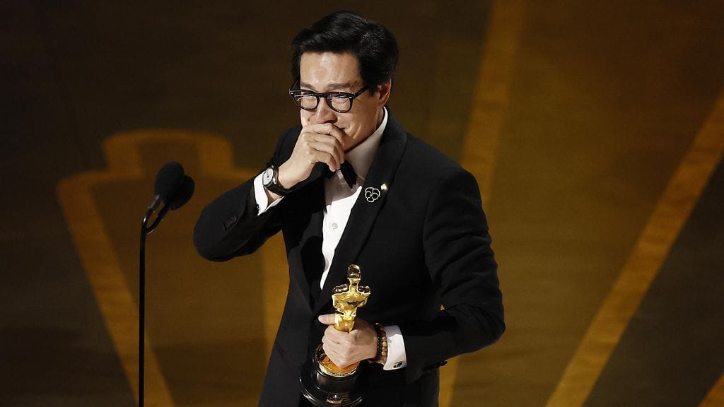 Ke Huy Quan nappasi Oscar-pystin.