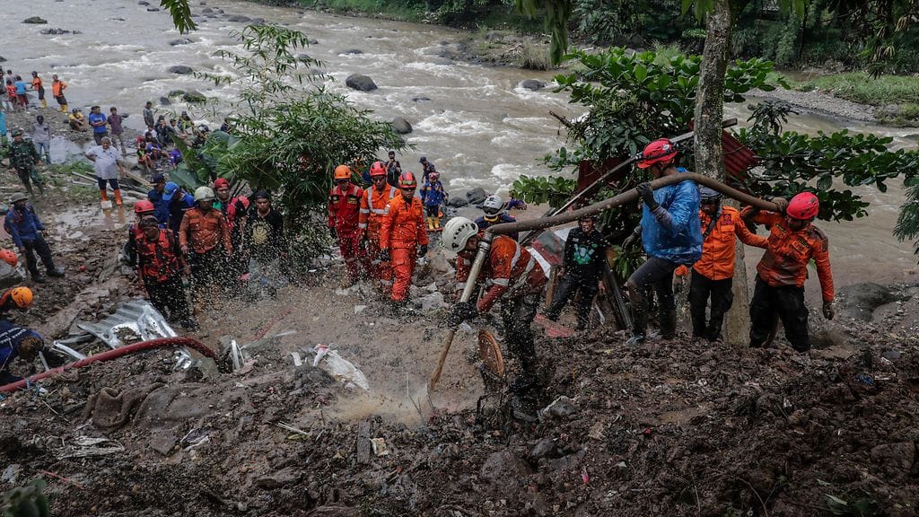 Kuvituskuvaa Indonesian maaliskuisesta maanvörystä. Ei liity tapaukseen.