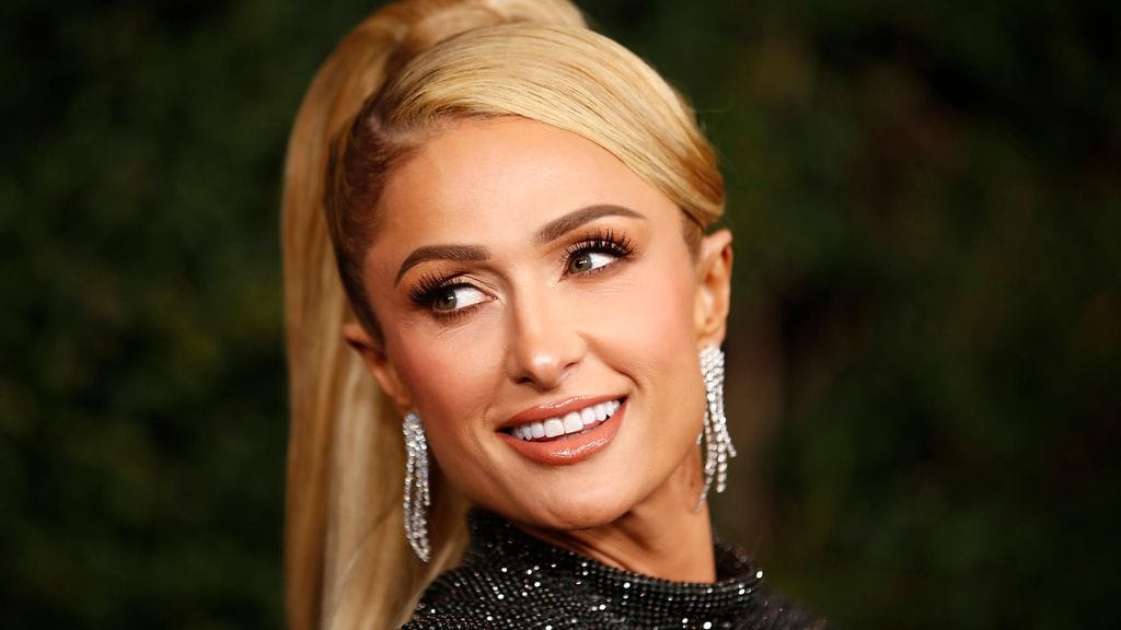 Paris Hilton halusi totuttaa lapsensa omaan ääneensä sijaissynnyttäjän raskauden aikana.