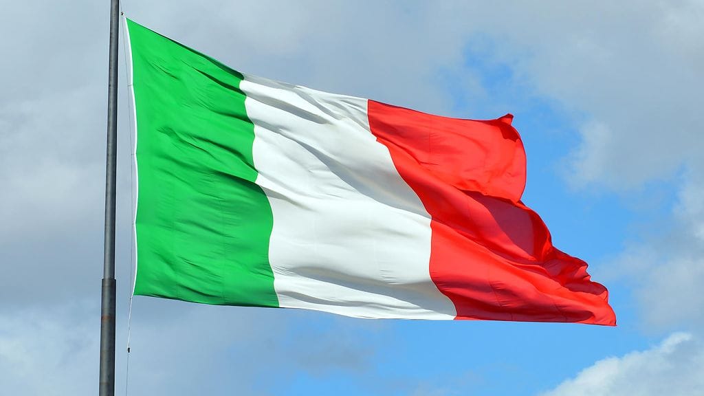 Sateenkaariperheet syyttävät maan hallitusta seksuaalivähemmistöjen oikeuksien polkemisesta.