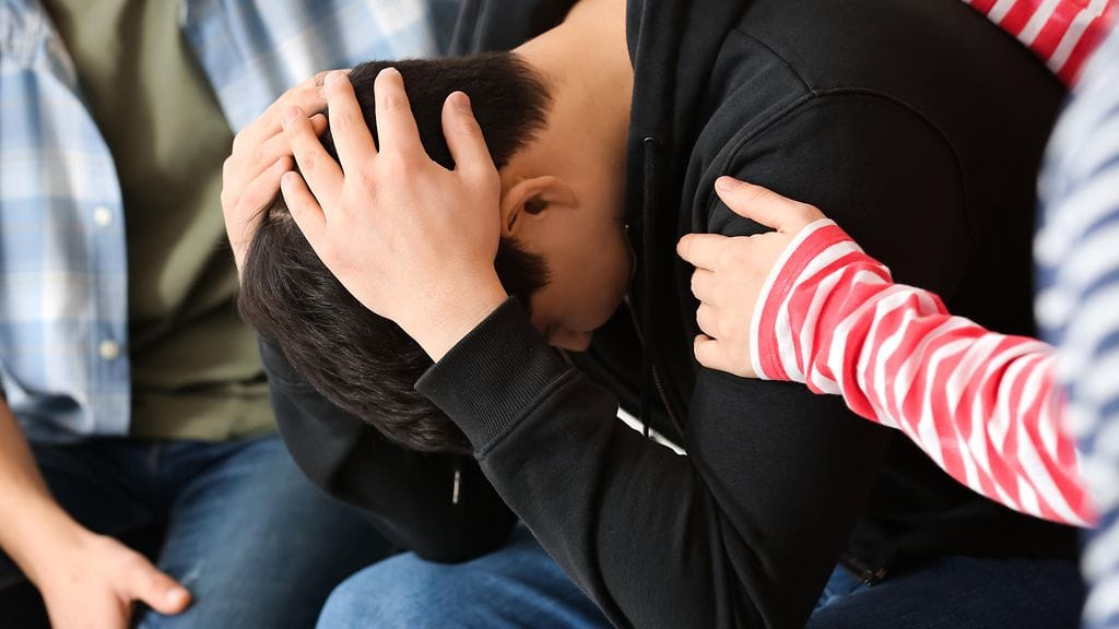 SuomiAreenassa käytiin vilkasta keskustelua nuorten itsetuhoisuuden syistä ja ehkäisystä.