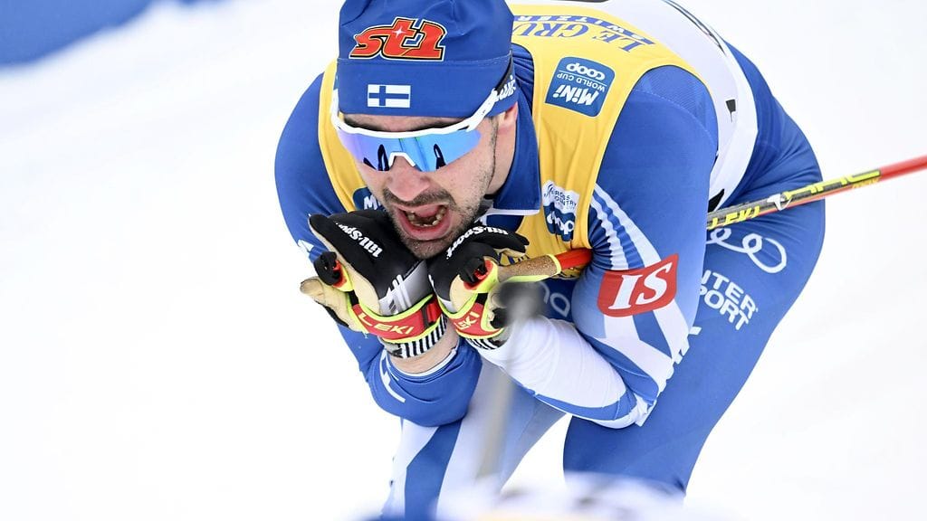 Ristomatti Hakola "lähti melkein aitojen takaa" Lahdessa – vaikea kausi päättyi hymyssä suin