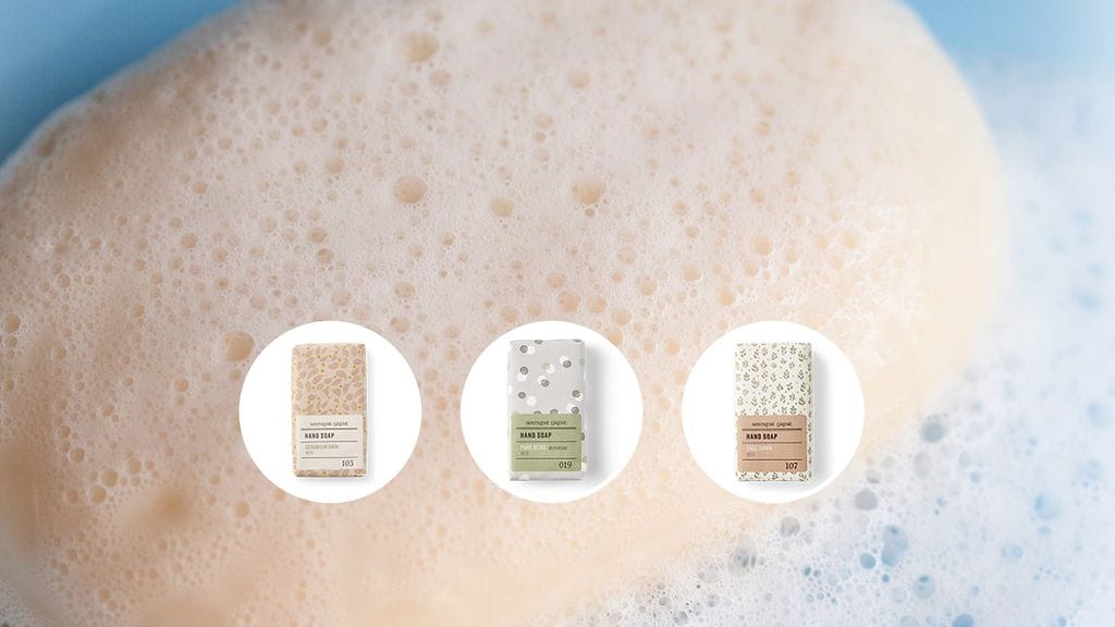 Palasaippuoita vedetään myynnistä mikrobiologisen riskin vuoksi. Taustalla kuvituskuva.