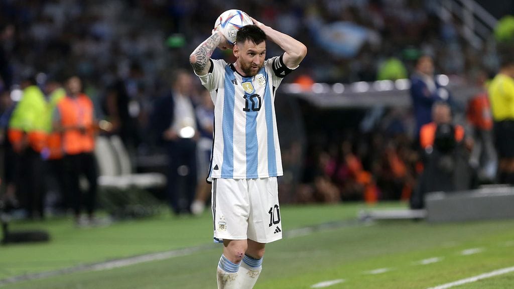 Lionel Messi iski hattutempun.