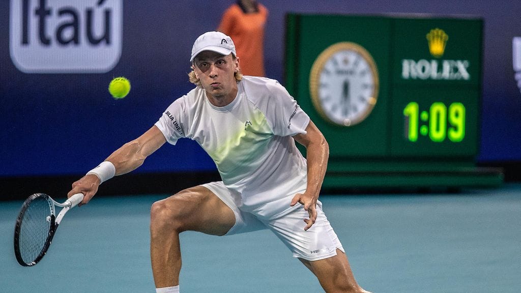 Emil Ruusuvuoren tie nousi pystyyn puolivälierissä Miamin turnauksessa.