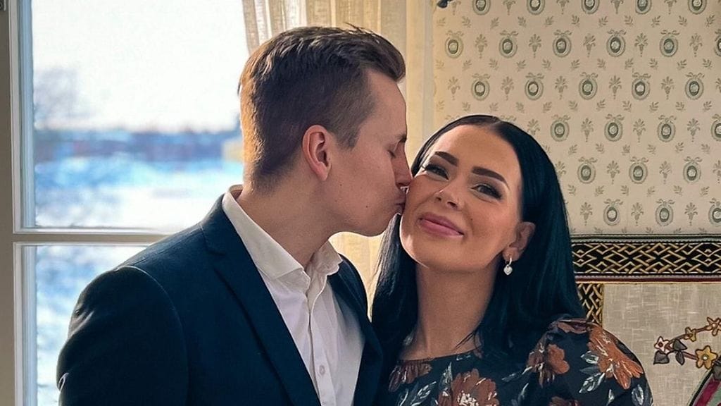 Jenna Mäkikyrö ja Aleksi Gullsten saivat esikoisensa 1. tammikuuta vuonna 2023.