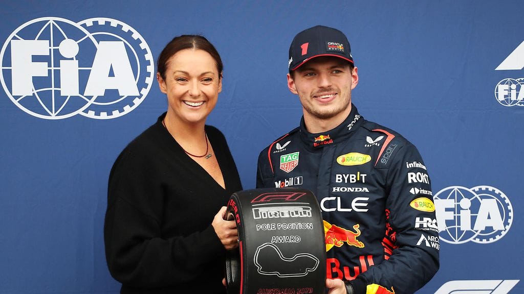 Max Verstappen ajoi paalupaikalle Australian GP:ssä.