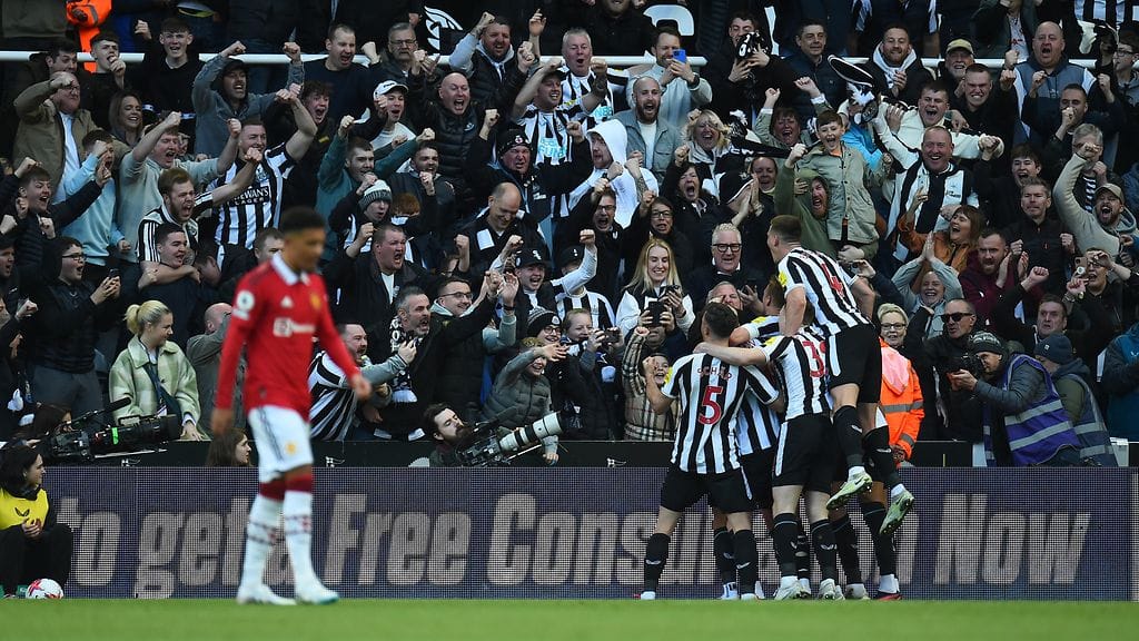Newcastle löi Manchester Unitedin ja nousi kolmanneksi Valioliigassa.