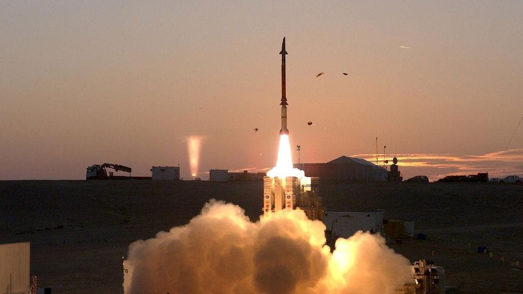 Suomi ja Israel ovat allekirjoittaneet sopimuksen David’s Sling (Daavidin linko) -nimisen ilmatorjunnan korkeatorjuntaohjusjärjestelmän (kuvassa) hankinnasta.