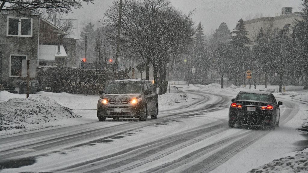 Autoja Torontossa, Ontariossa, Kanadassa 17. helmikuuta 2022.