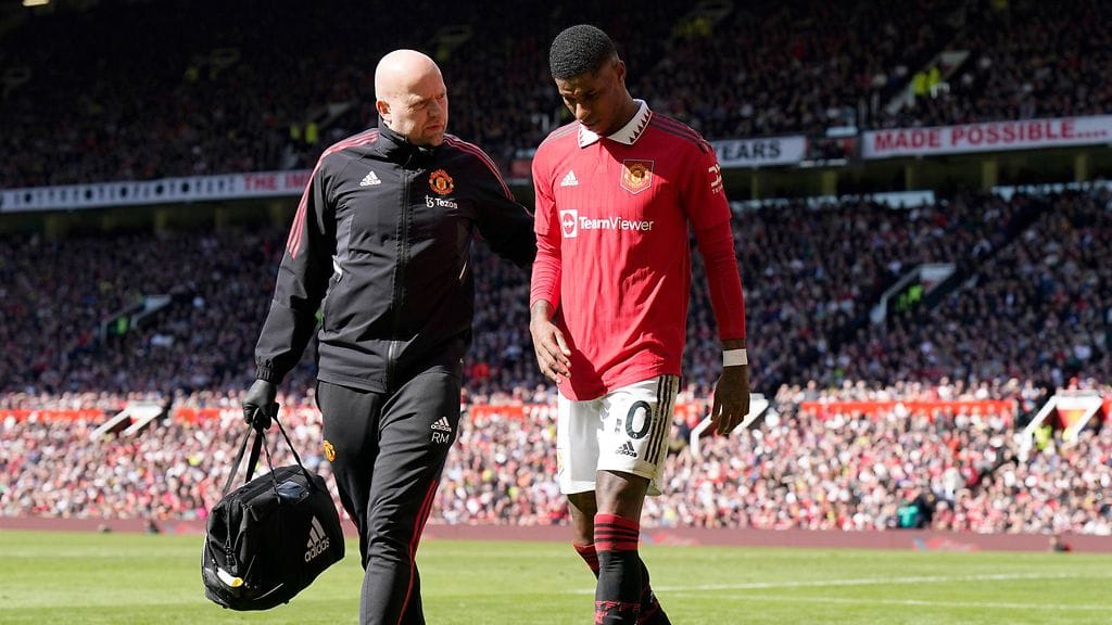 Marcus Rashford joutui jättämään kentän loukattuaan nivusensa.