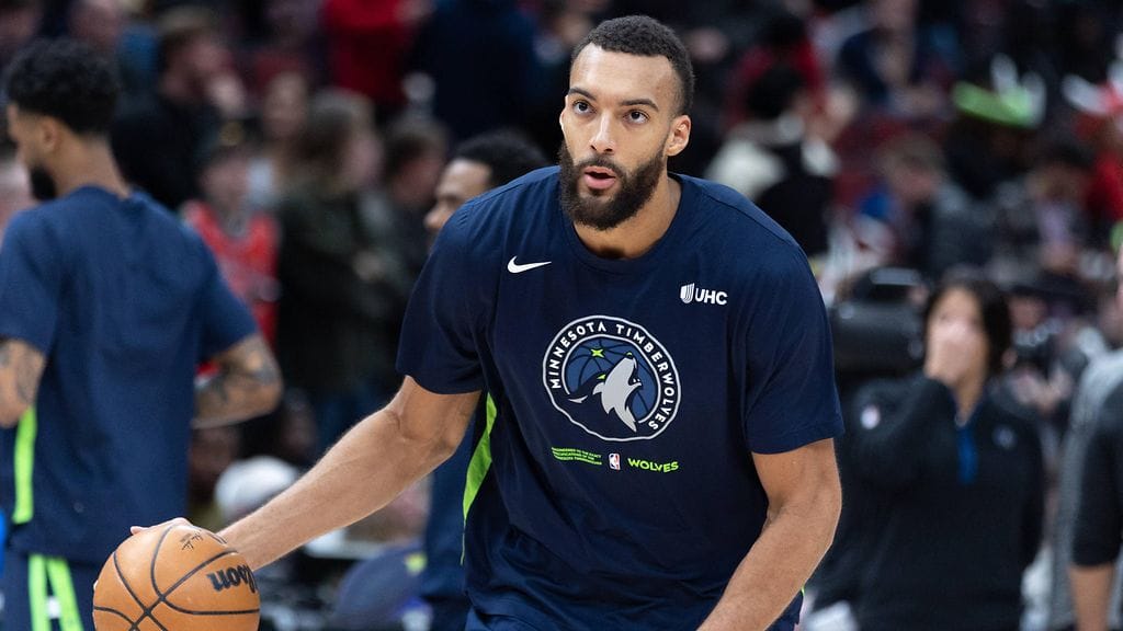 Rudy Gobert lähetettiin kesken pelin kotiin.