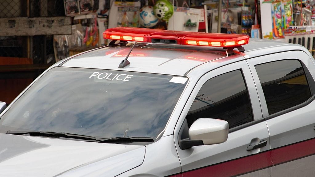 Thaimaassa pidätetystä suomalaismiehestä oli annettu kansainvälinen pidätysmääräys. Kuvituskuvassa on thaimaalainen poliisiauto.