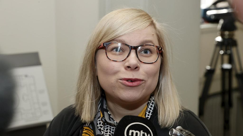 LK Saara Hyrkkö 110423