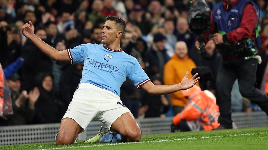 "Herranjestas, mikä laukaus" – Manchester City unelmavedolla johtoon huippuottelussa