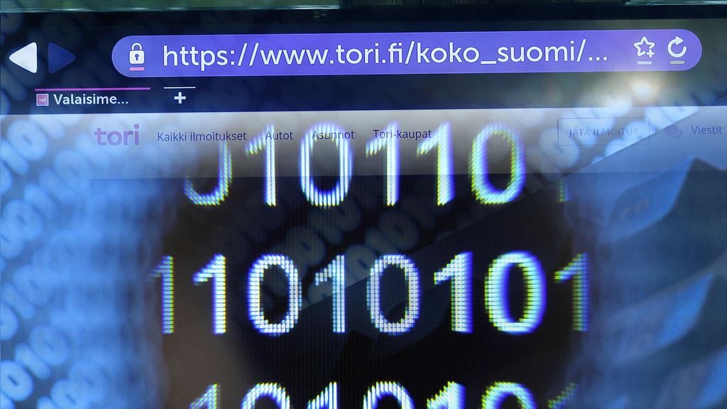 Huijauksessa ostajaehdokas pyytää myyjää lataamaan tuotteen toimitukseen liittyvän sovelluksen.