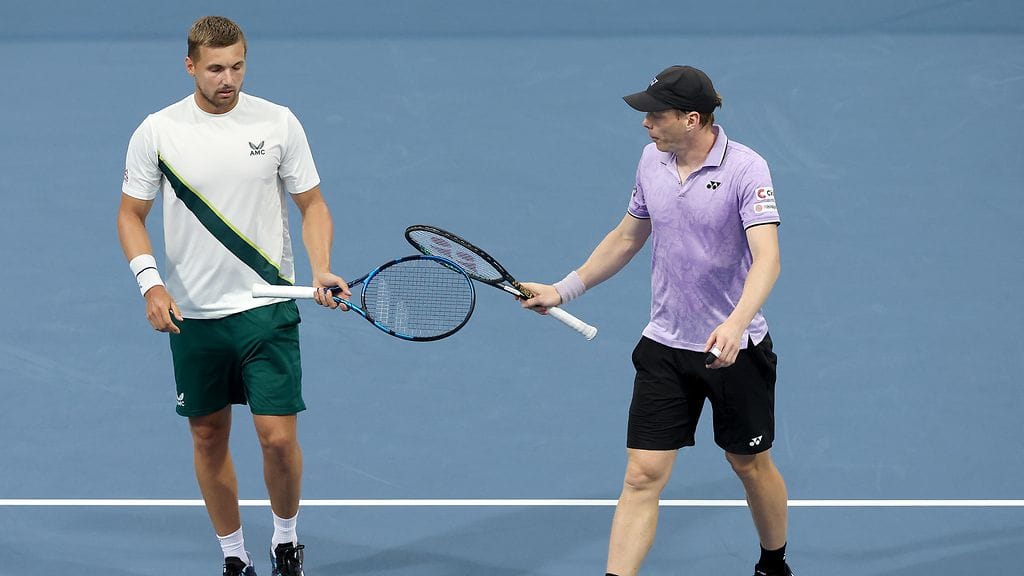 Lloyd Glasspoolin (vas.) ja Harri Heliövaaran pelit Monte Carlossa päättyivät.