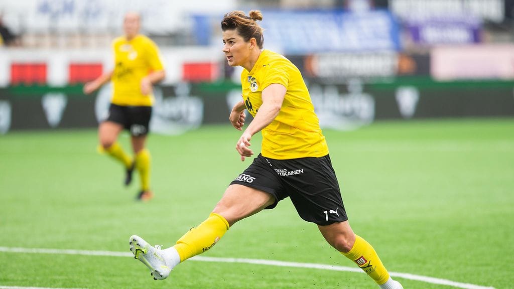 Gentjana Rochi (arkistokuvassa) iski KuPSille kaksi maalia.