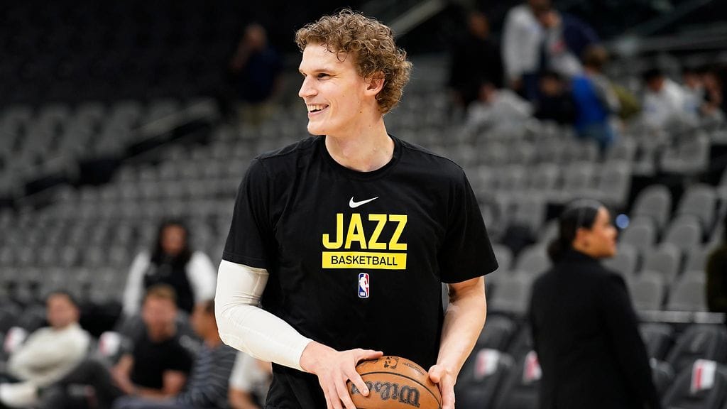 Lauri Markkanen vakuutti kiharoittensa palaavan.