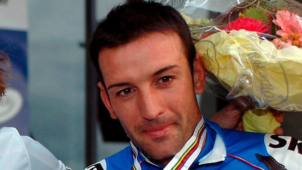 Dario Acquaroli saavutti maastopyöräilyn maratonkilpailun MM-pronssia vuonna 2005.