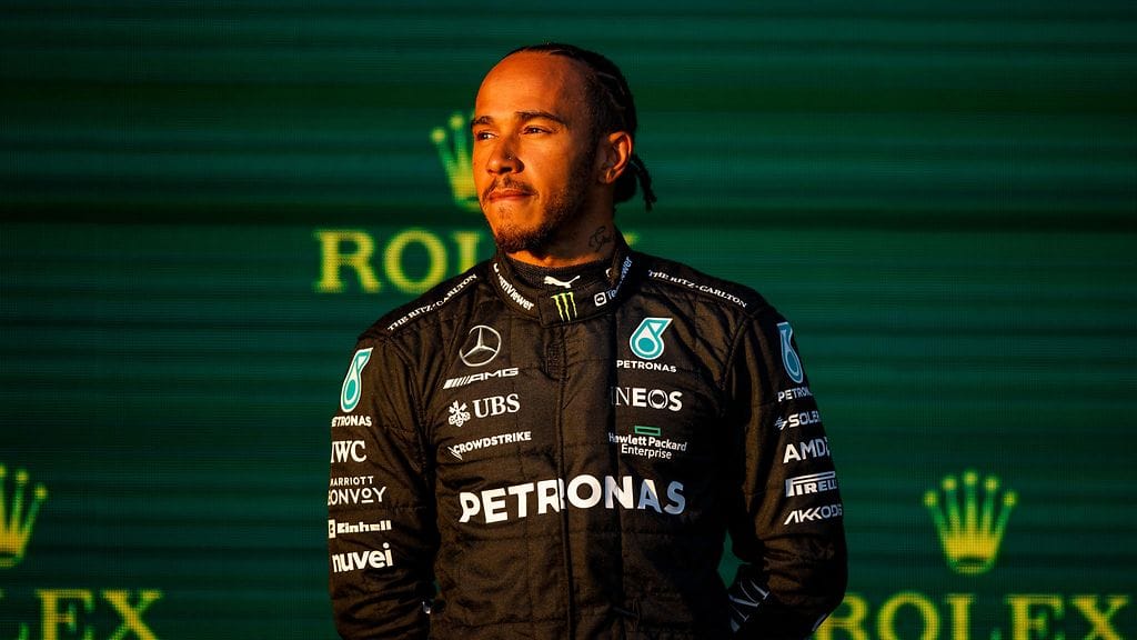 Lewis Hamilton haluaa jatkaa Mercedeksellä.