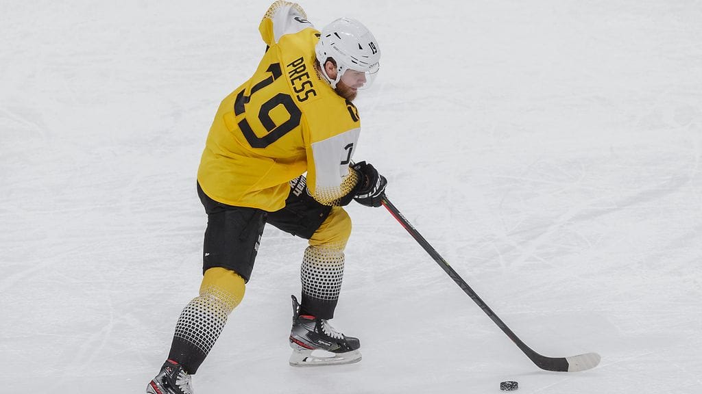 Robin Press viihtyy KHL:ssä.