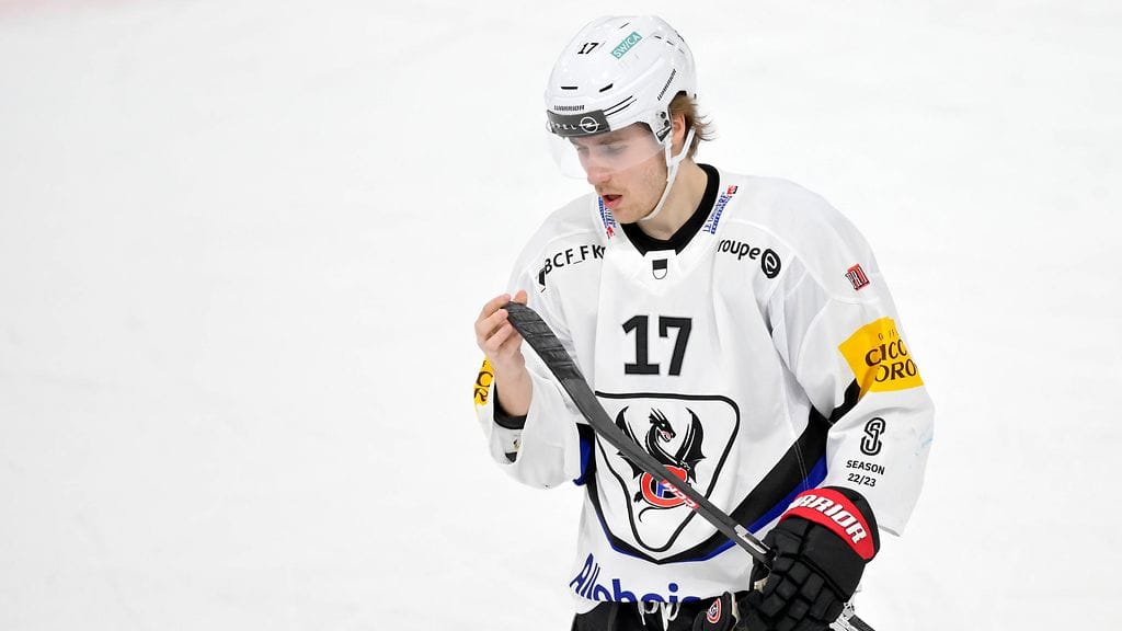 Janne Kuokkanen jatkaa uraansa Ruotsin kiekkokaukaloissa.