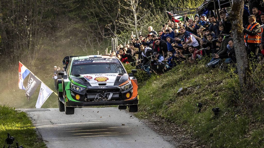 Esapekka Lappi ei meinaa pysyä kärjen perässä.