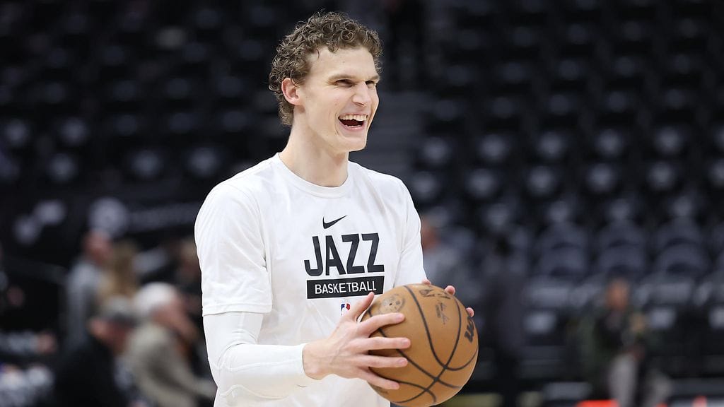 Lauri Markkanen kahmaisemassa arvostetun NBA-palkinnon – näin sensaatiomaista suomalaisen kehitys on ollut