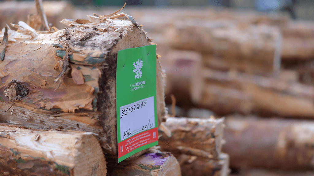 UPM kertoo julkaisemassaan tiedotteessa, että kuusivanerin ja –viilun kysyntä on alentunut rakentamisen suhdanteen heikennyttyä.