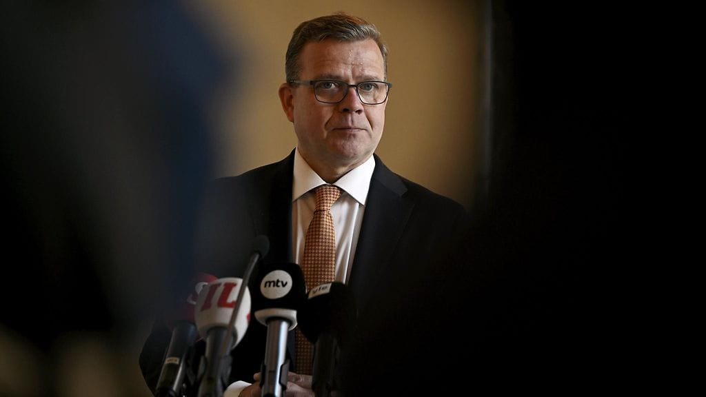 Kokoomus on linjannut tavoitteeksi sopeuttaa valtiontaloutta kuuden miljardin euron edestä tällä vaalikaudella. Kokoomuksen puheenjohtaja Petteri Orpo muodostaa uutta hallitusta.