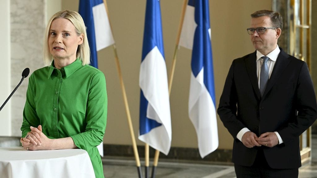 Perussuomalaisten Riikka Purra ja kokoomuksen Petteri Orpo torstaina 27. huhtikuuta.