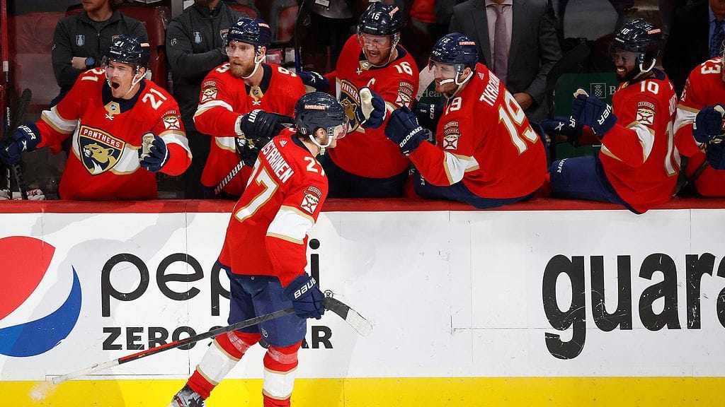 Eetu Luostarinen laukoi Florida Panthersin voittomaalin.