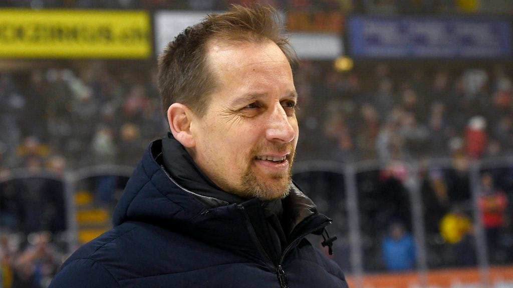 Antti Törmänen ryhtyy HC Luganon valmennusjohtajaksi.