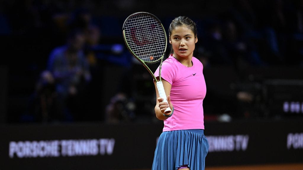 Emma Raducanu Porche Grand Prix -turnauksessa huhtikuussa.