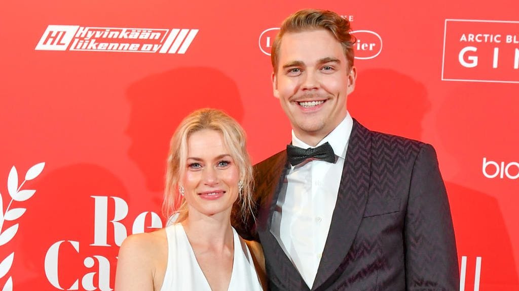 Aku Sipola ja Minka Kuustonen ovat eronneet.