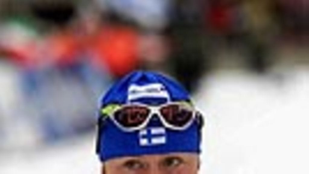 Virpi Kuitusen ja Milla Jauhon asianajaja Markku Fredman julkisti tänään välimiesoikeuden päätöksen keskeisimmät osat. Kuvassa Virpi Kuitunen.