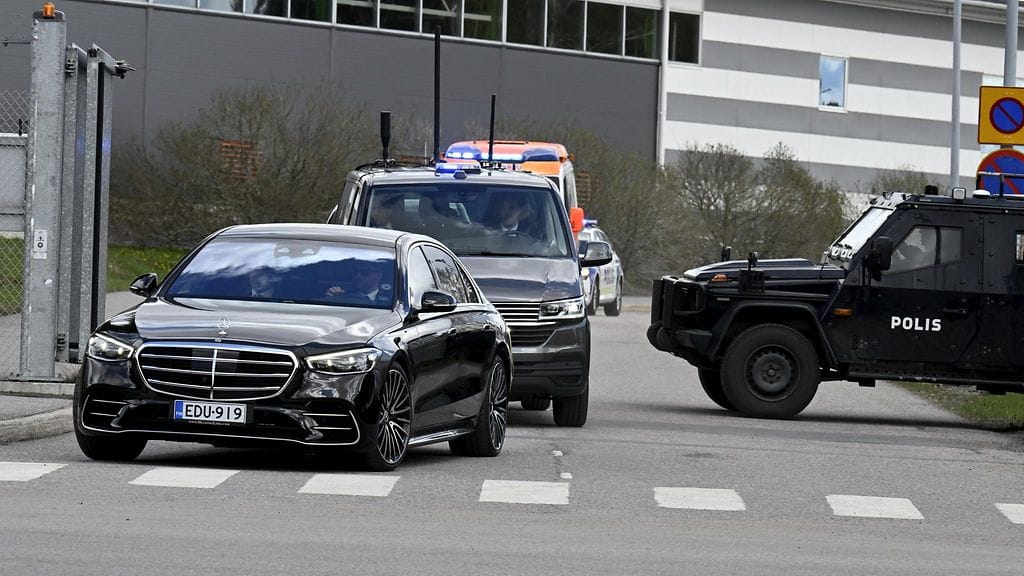 lk 04052023 zelenskyi mercedes-benz