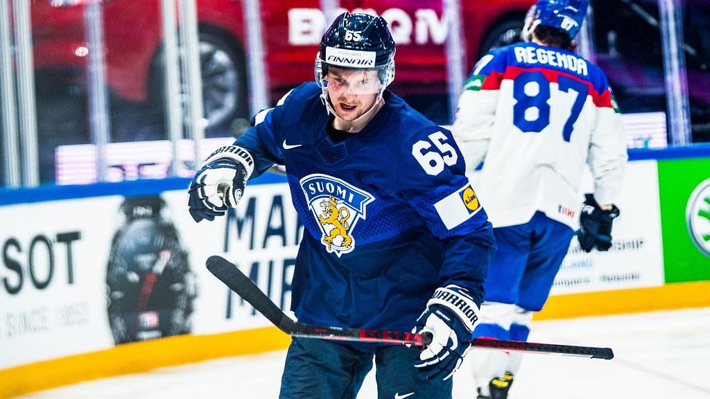 Sakari Manninen johtaa Suomen ykkösketjua Tshekissä.