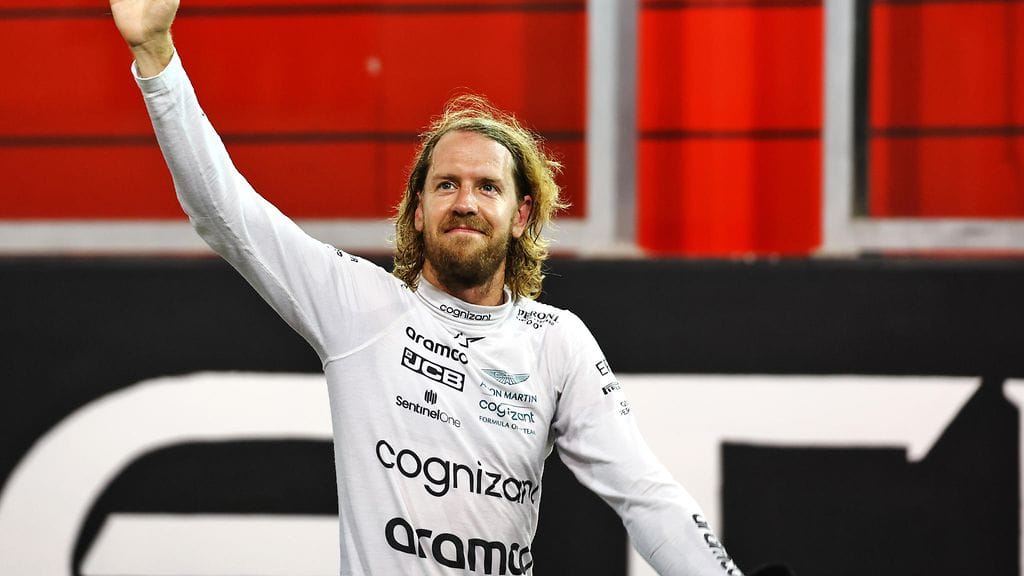 Sebastian Vettel tarjoaa faneilleen herkkua kesällä Englannissa.